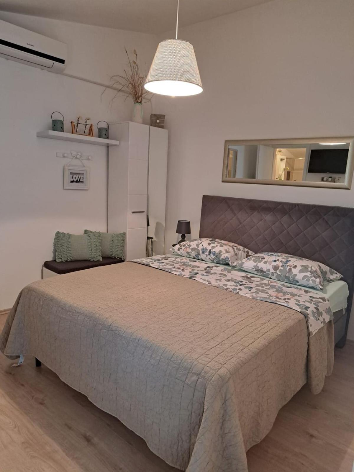 Apartments Andela Skradin Exterior photo